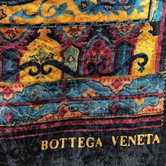 Vintage Bottega Veneta Silk Oblong Paisley Scarf Shawl Wrap Perfect Italy Luxury - Picture 1 of 7